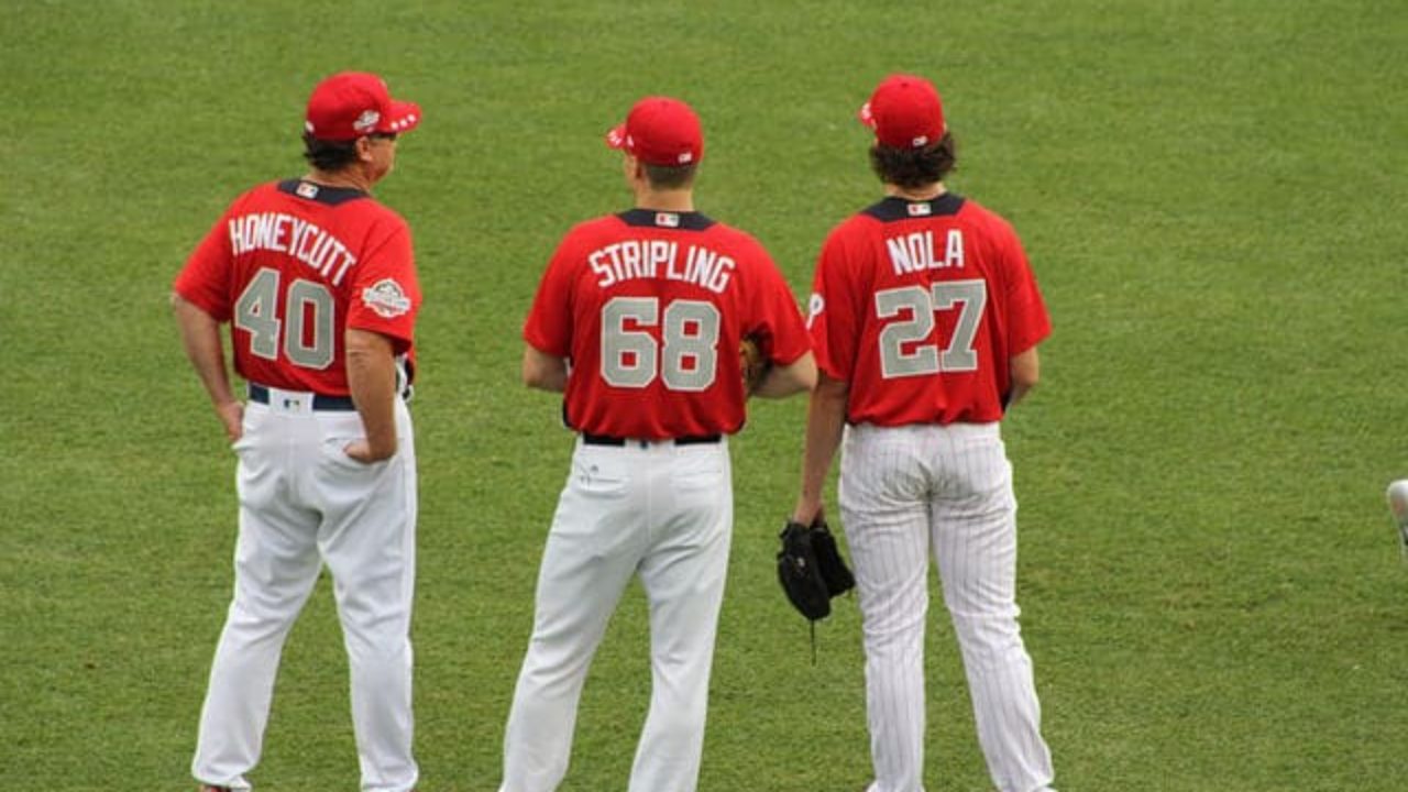 Aaron Nola's cap tip might have had extra meaning in Phillies