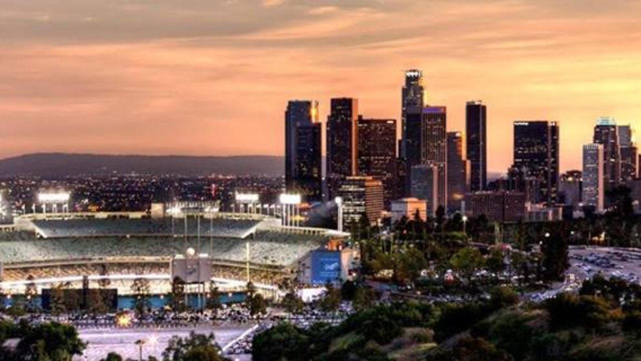 Download Sunset views of historic Dodger Stadium Wallpaper