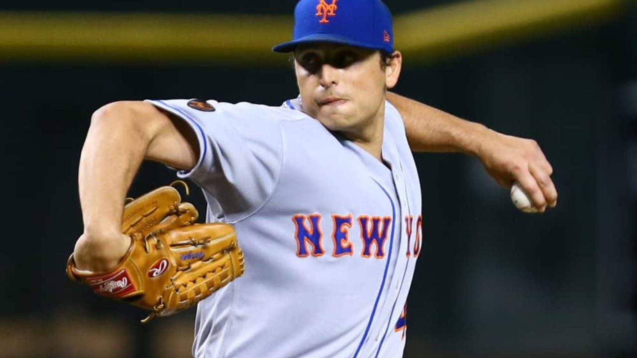 New York Mets starting pitcher Jason Vargas strikes out