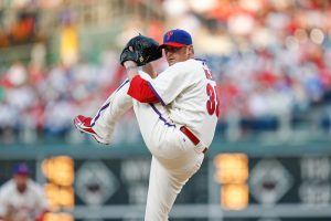 man or machine?, Phillies Brett Myers, center, wears a shir…