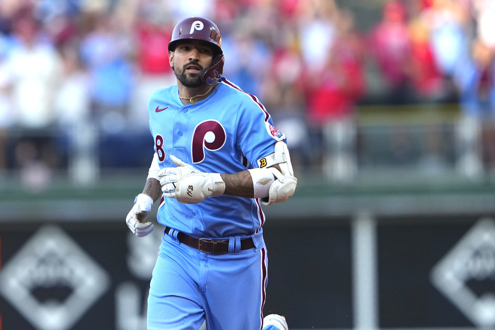 Castellanos hits 2 homers, Phillies advance to NLCS