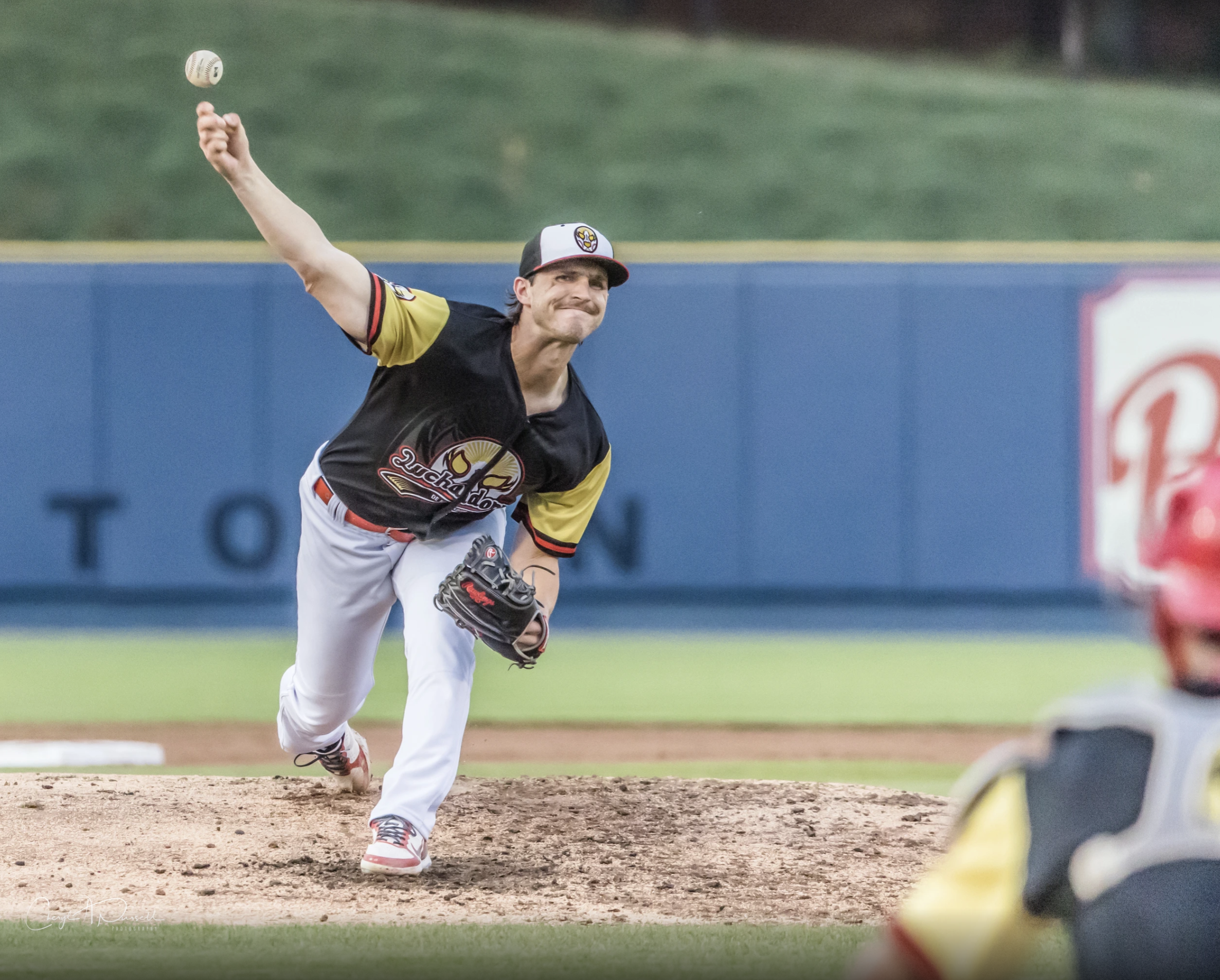 Phillies News: Fan falls into bullpen, prospect Griff McGarry makes 2023  debut