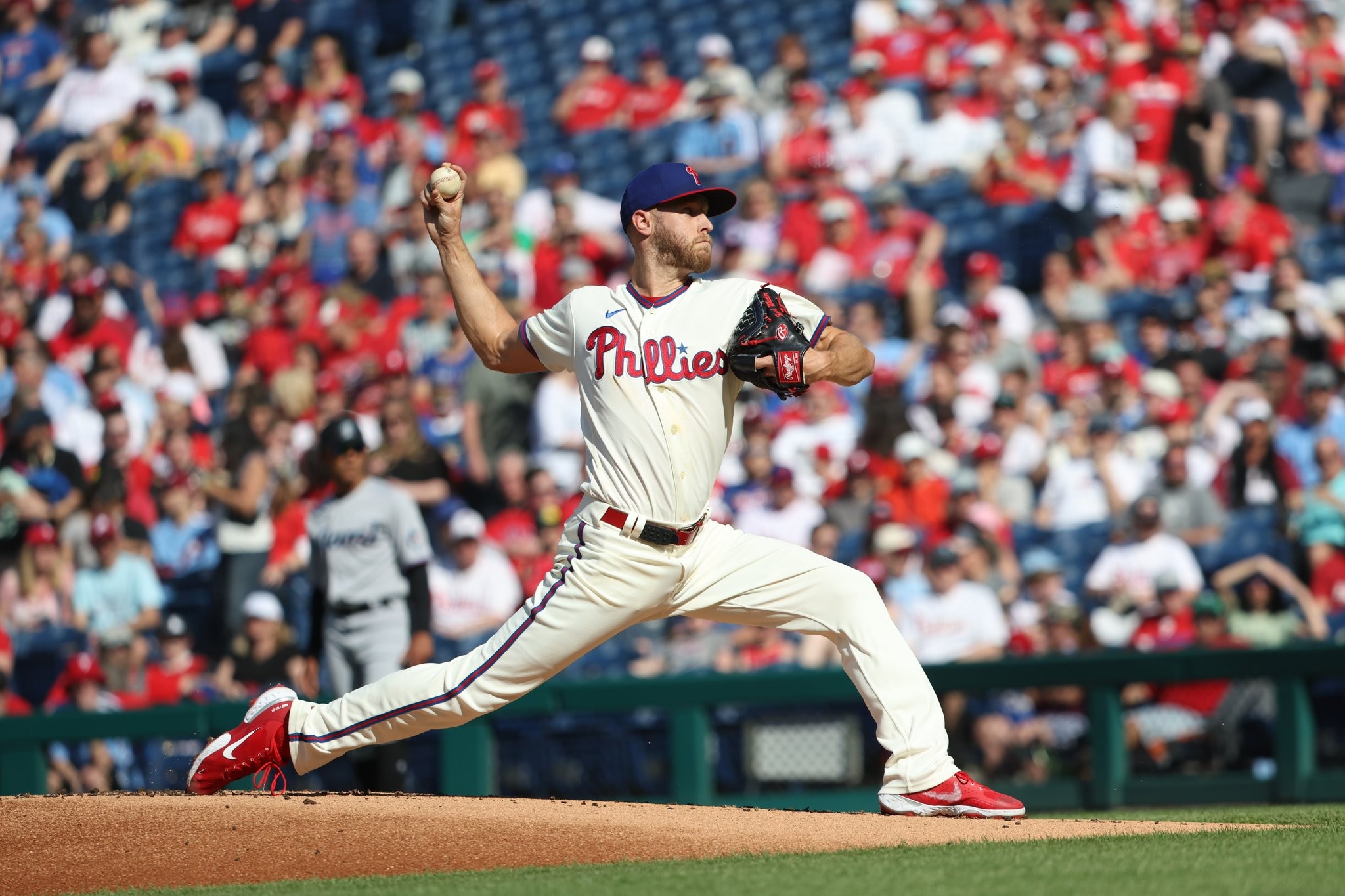 Soler homers, De La Cruz leads Marlins past Phillies 3-2