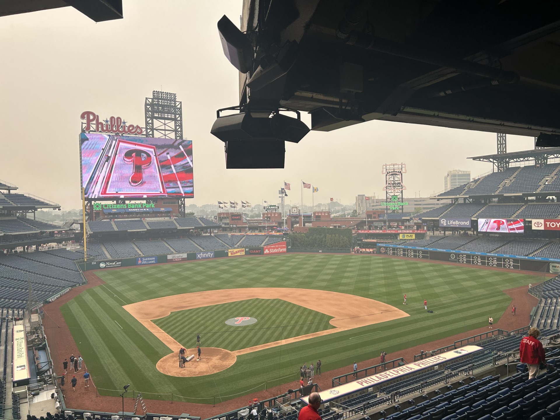 Phillies-Tigers game not postponed due to Philly's air quality