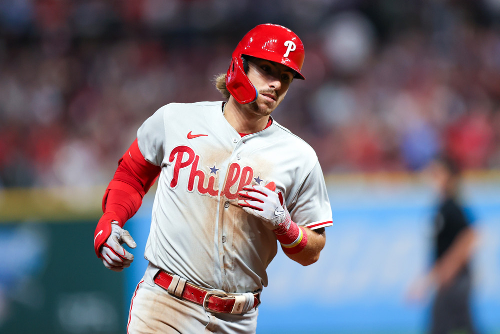 Bryson Stott keeps finding ways to help the Phillies win games