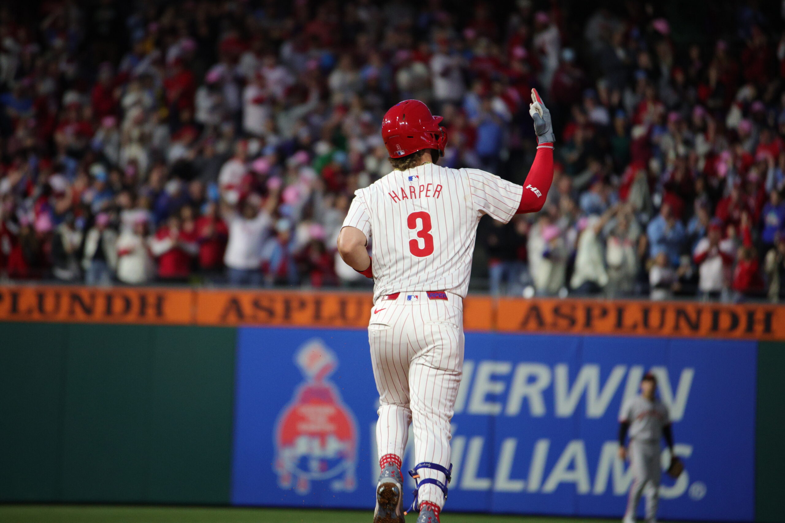 Harper, Phillies continue to amaze in blowout against Blue Jays